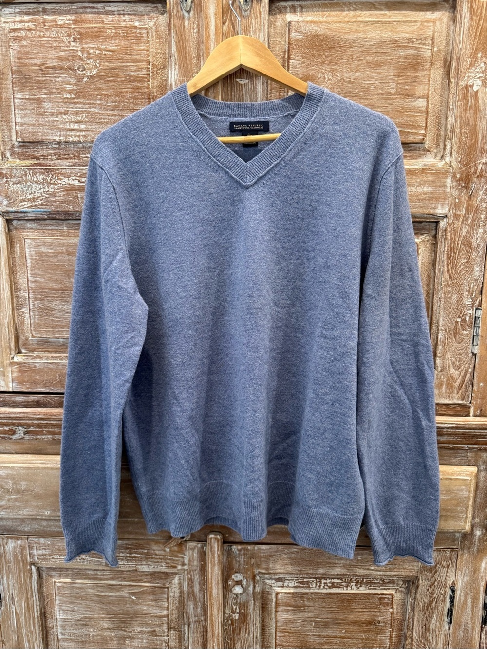 Banana Republic Men's V-Neck Sweater - Slate Blue Vintage Cashmere and Lambswool
